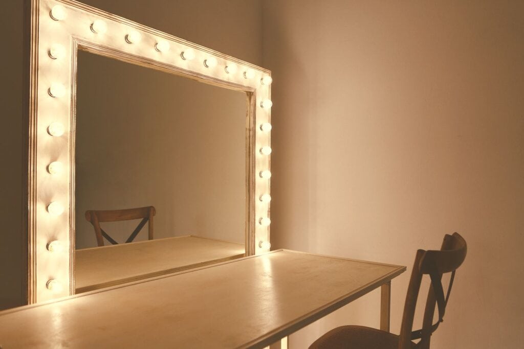 Installing makeup LEDs Mirror